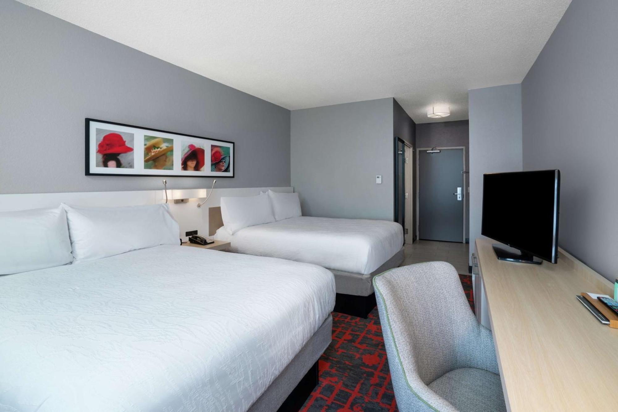 Hilton Garden Inn Louisville East Экстерьер фото