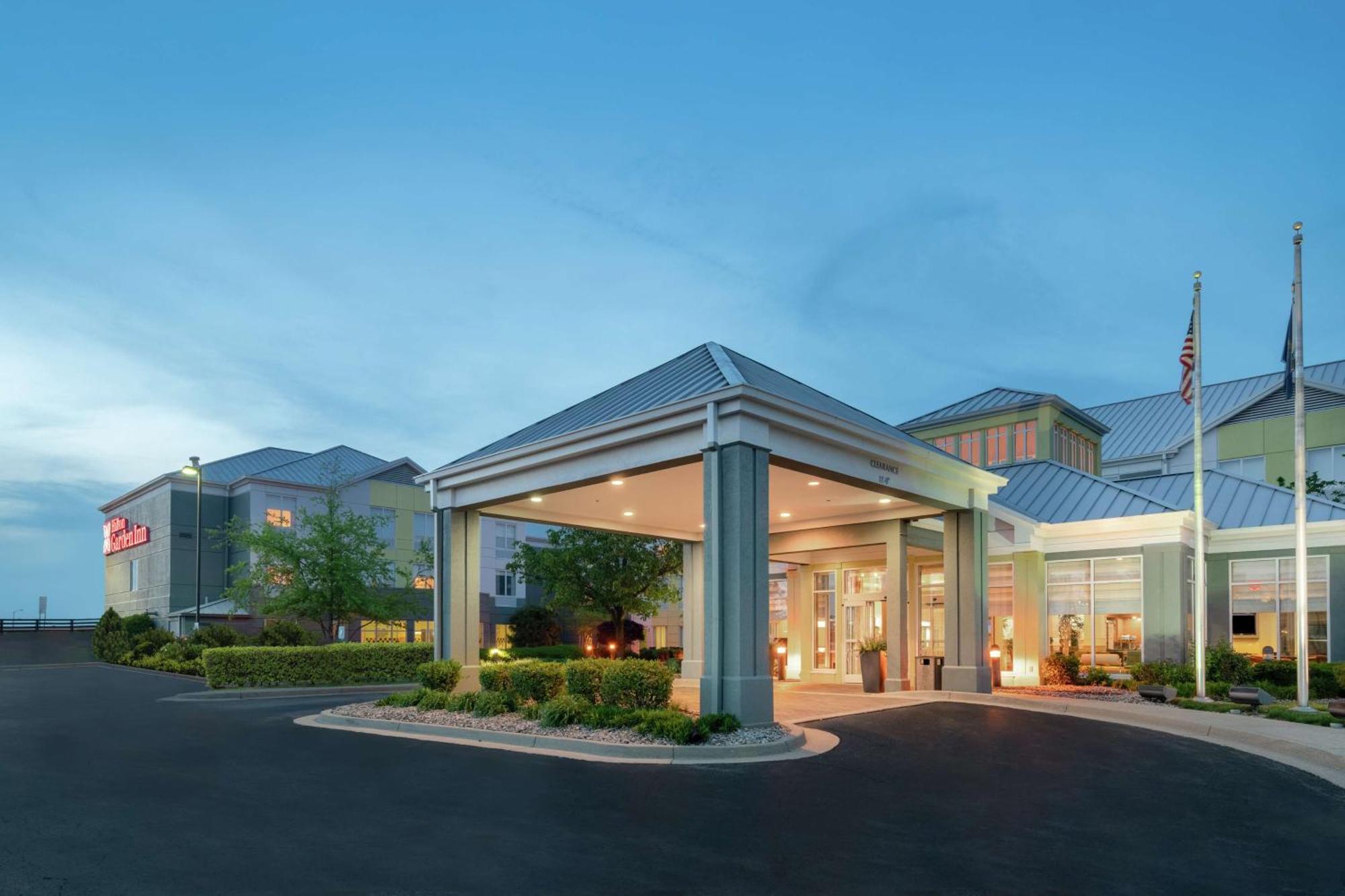 Hilton Garden Inn Louisville East Экстерьер фото