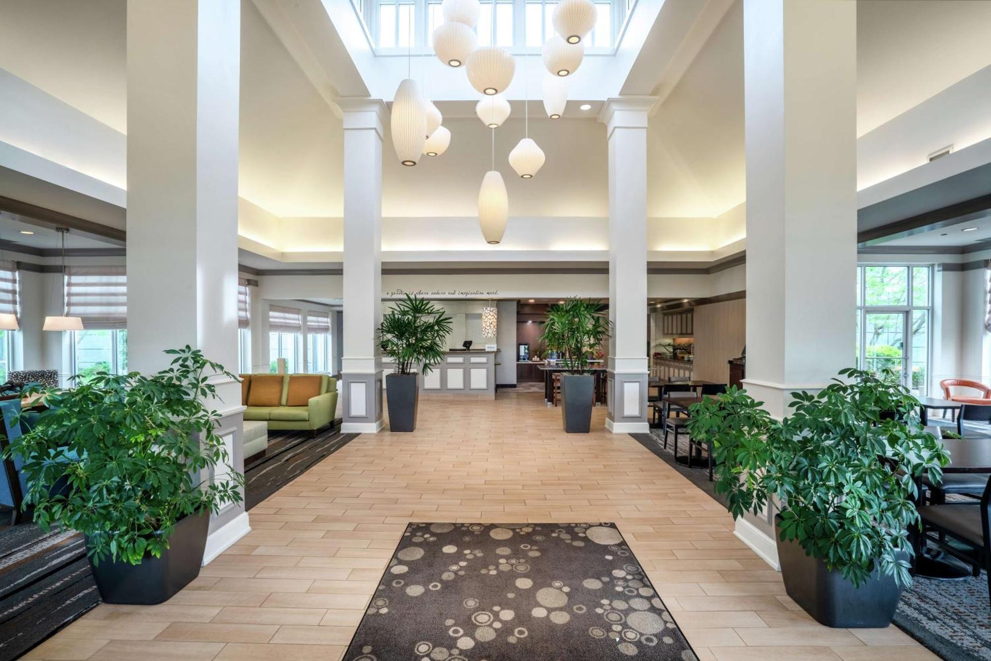 Hilton Garden Inn Louisville East Экстерьер фото