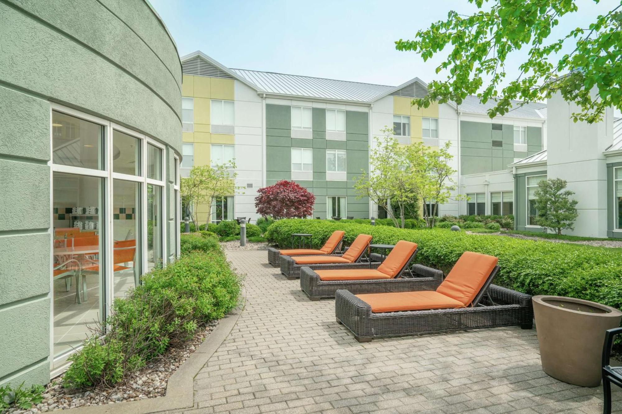 Hilton Garden Inn Louisville East Экстерьер фото