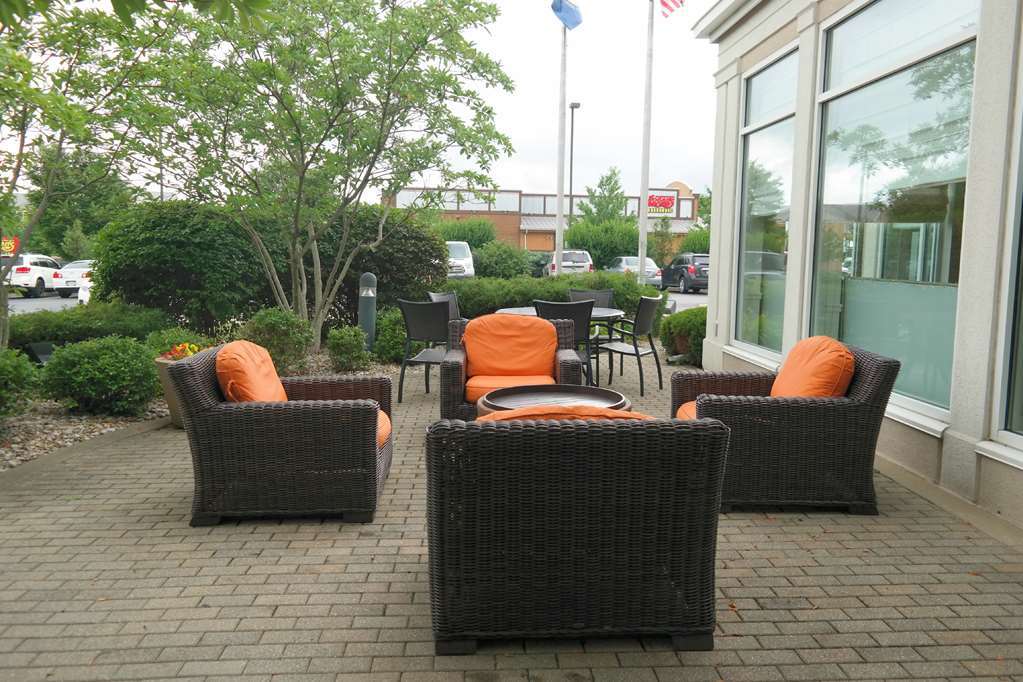 Hilton Garden Inn Louisville East Экстерьер фото